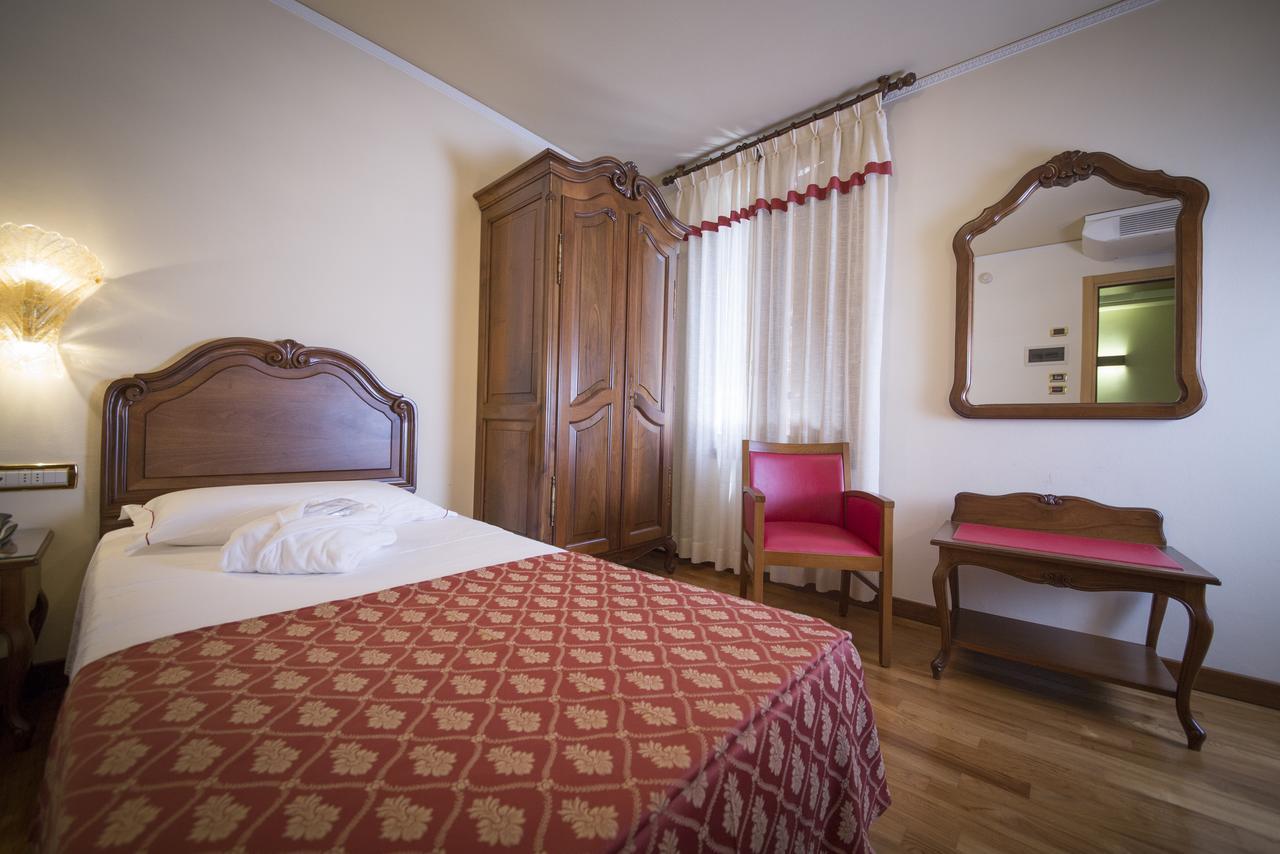 Hotel Spessotto Portogruaro Kültér fotó